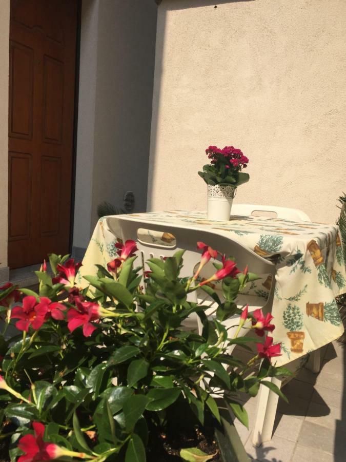 Casa Stefania Leilighet Mandello del Lario Eksteriør bilde